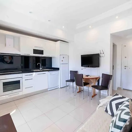 Best City 10 Apartment